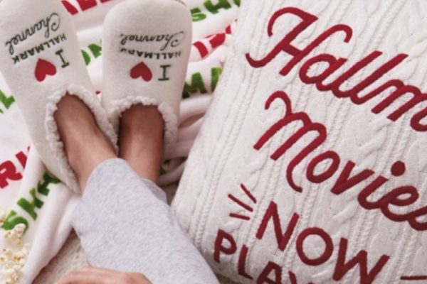 Holiday Dream Job: Earn $1,000 for Watching 24 Hallmark Christmas Movies