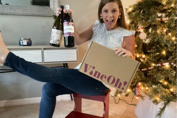 **$25 OFF Vine Oh! Let it Snow! Wine Gift Box + FREE Shipping (Over $194 Worth of Holiday Goodies Inside!)