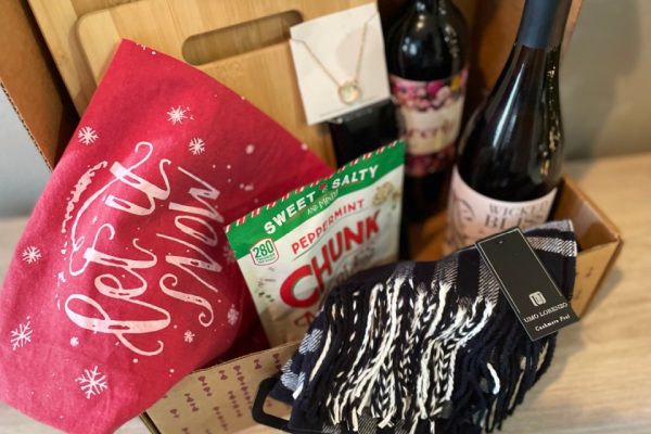 WOW! Vine Oh Wine Gift Box Only $19.95 Shipped (Packed w/ Over $194 Worth of Holiday Goodies)