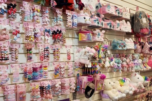 Claire’s Early Black Friday Sale | Stocking Stuffers from $1.99 + Free Shipping on $20 Orders!