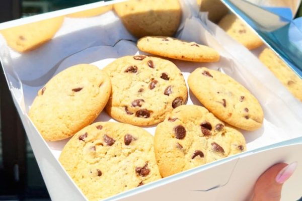 FREE Tiff’s Treats Half-Dozen Cookies – Today Only!