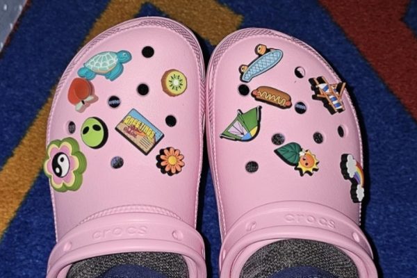 Up to 90% Off Crocs Jibbitz on Amazon – Tons of Fun Styles Available!