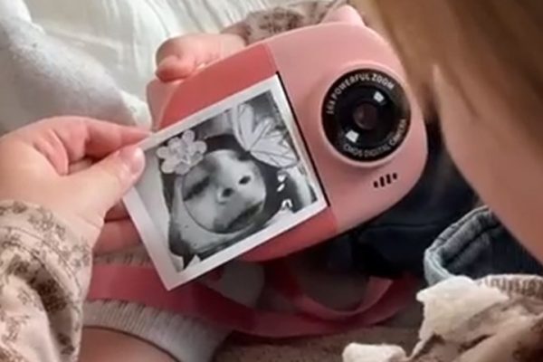 Kids Instant Print Digital Camera Just $14.99 on Amazon | Includes Memory Card, Photo Paper & More